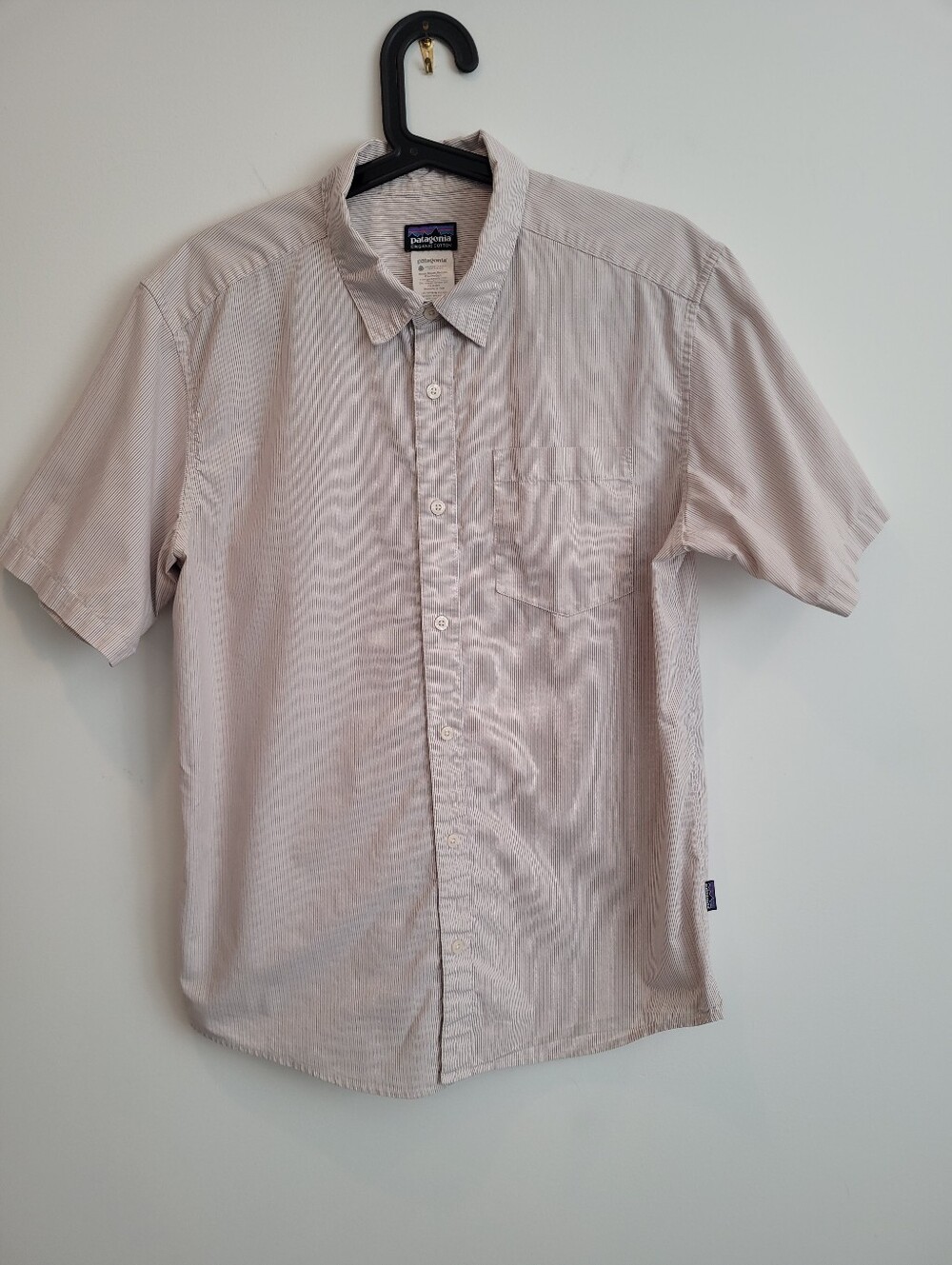 Patagonia Men's Fezzman Shirt Short Sleeve M Striped Gold And Maroon